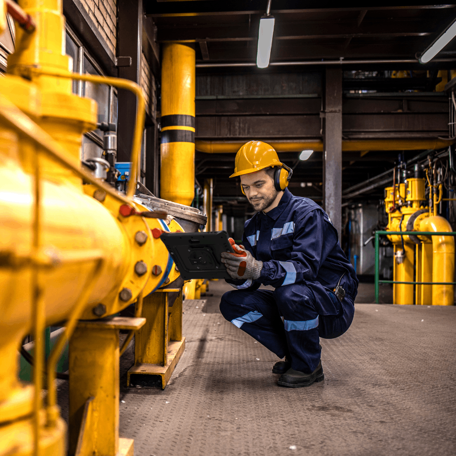 Oil-gas-production-operator-pipe-room-persona-cwm349mp-930 Oil-gas-production-operator-pipe-room-persona-cwm349mp-930